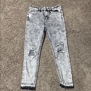 Stylish Distressed Gray Women's Jeans